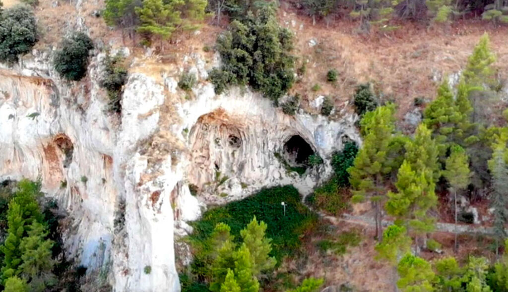 Parco della Grotta Grattara: alla scoperta della Fonte della Ninfa